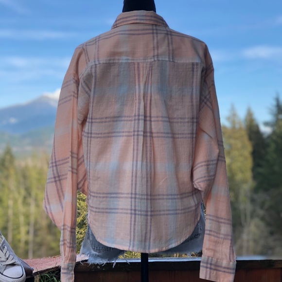 Peach plaid button down crop - Picture 2 of 4